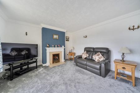4 bedroom Bungalow for sale in Chichester Close, Grantham, NG31