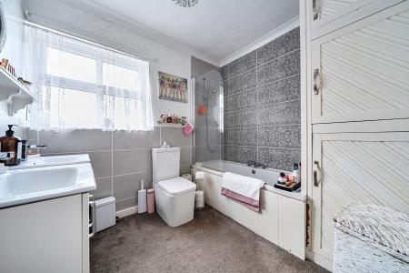 5 bedroom Detached house for sale in Main Street, North Kyme, LN4
