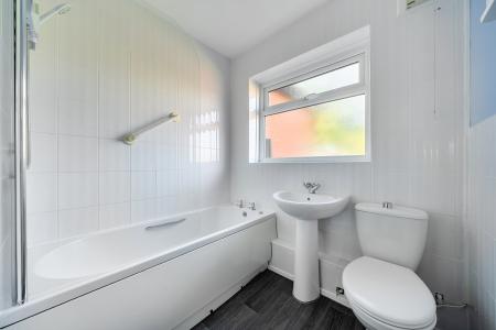 3 bedroom Semi-detached bungalow for sale in Mill Lane, Saxilby, LN1