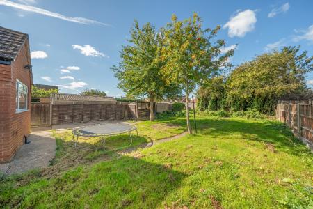 3 bedroom Semi-detached bungalow for sale in Mill Lane, Saxilby, LN1