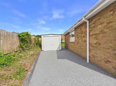 3 bedroom Detached bungalow for sale in Hollywell Road, Alford, LN13