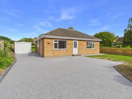 3 bedroom Detached bungalow for sale in Hollywell Road, Alford, LN13