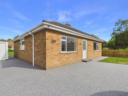 3 bedroom Detached bungalow for sale in Hollywell Road, Alford, LN13