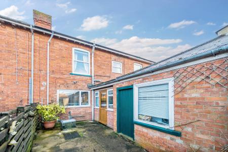 3 bedroom Terraced House for sale in Louth Road, Horncastle, LN9