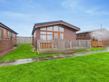 2 bedroom Park home for sale in Off Links Avenue, Mablethorpe, LN12