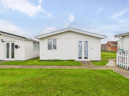2 bedroom Park home for sale in Seaholme Park, Mablethorpe, LN12