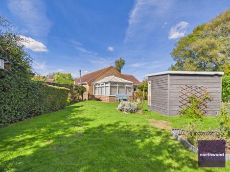 3 bedroom Bungalow for sale in Stapes Garth, Louth, LN11