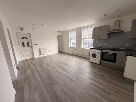 2 bedroom Flat to let in High Street, Lincoln, LN5