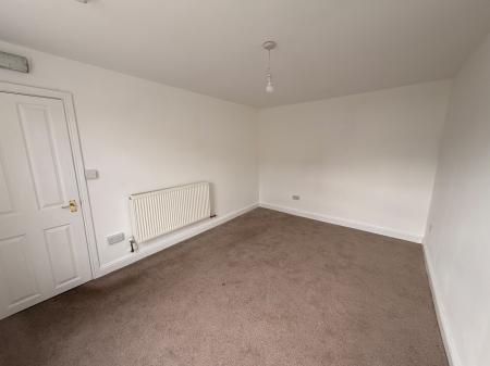 2 bedroom Flat to let in High Street, Lincoln, LN5