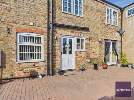 2 bedroom Semi-detached house for sale in Commercial Road, Alford, Alford, LN13