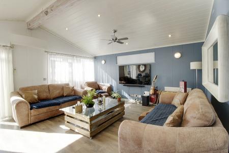 2 bedroom Park home for sale in East Bank Tallington Lakes, Lincoln, PE9