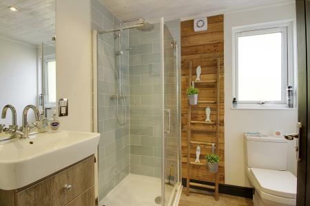 2 bedroom Park home for sale in East Bank Tallington Lakes, Lincoln, PE9