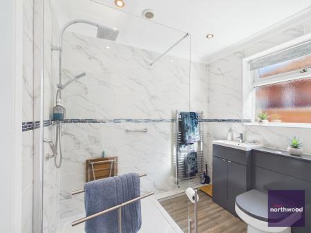 3 bedroom Detached bungalow for sale in Henshaw Avenue, Sutton on Sea, LN12