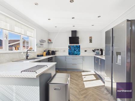 3 bedroom Detached bungalow for sale in Henshaw Avenue, Sutton on Sea, LN12