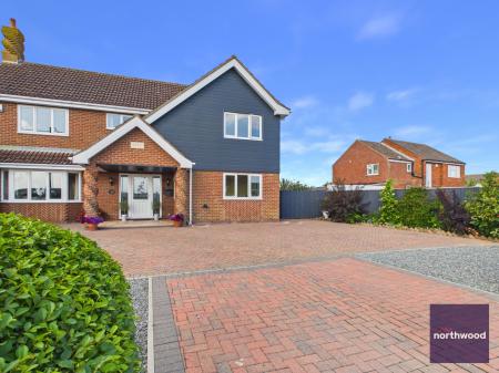 4 bedroom Detached house for sale in Church Lane, Mablethorpe, LN12