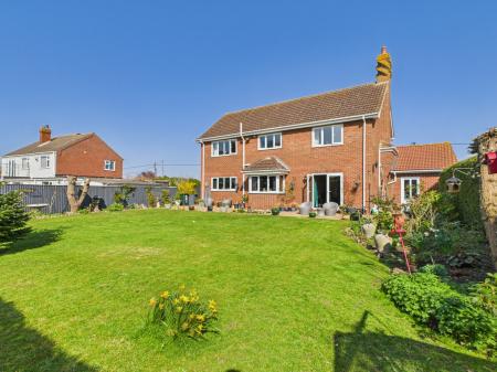 4 bedroom Detached house for sale in Church Lane, Mablethorpe, LN12