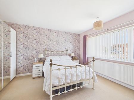 2 bedroom Bungalow for sale in Coles Avenue, Alford, LN13
