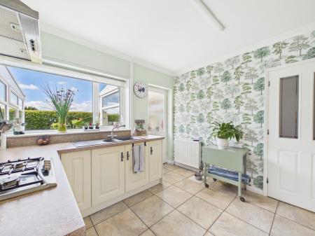 2 bedroom Bungalow for sale in Coles Avenue, Alford, LN13