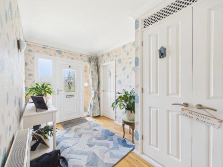 2 bedroom Bungalow for sale in Coles Avenue, Alford, LN13