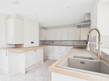 3 bedroom Detached bungalow for sale in Hollywell Road, Alford, LN13