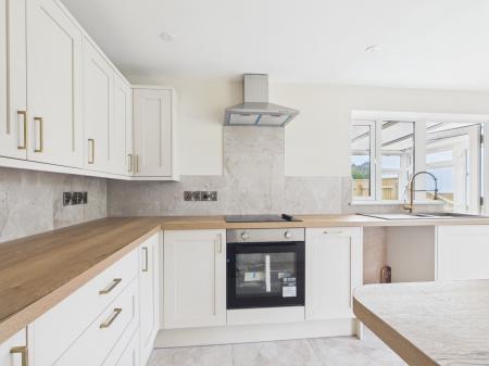 3 bedroom Detached bungalow for sale in Hollywell Road, Alford, LN13