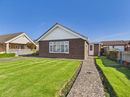 2 bedroom Detached bungalow for sale in Sandilands Close, Sandilands, LN12