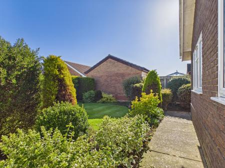 2 bedroom Detached bungalow for sale in Sandilands Close, Sandilands, LN12