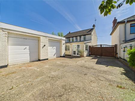 4 bedroom Detached house for sale in Sutton Road, Huttoft, LN13