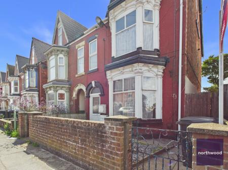 7 bedroom Semi-detached house for sale in Waterloo Road, Mablethorpe, LN12