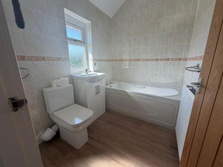 3 bedroom Terraced House to let in Sutton Road, Alford, Alford, LN13