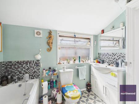 4 bedroom Bungalow for sale in Regent Road, Mablethorpe, LN12