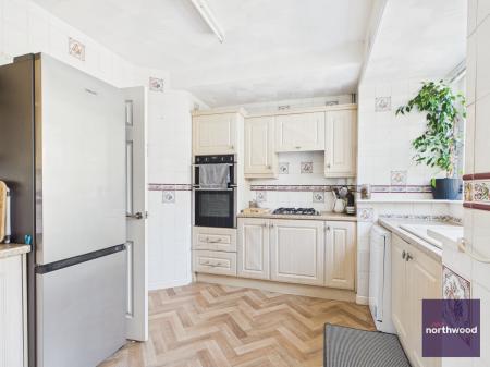 4 bedroom Detached house for sale in Bilsby Road, Alford, LN13