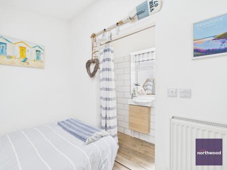 5 bedroom Terraced House for sale in Fitzwilliam Street, Mablethorpe, LN12