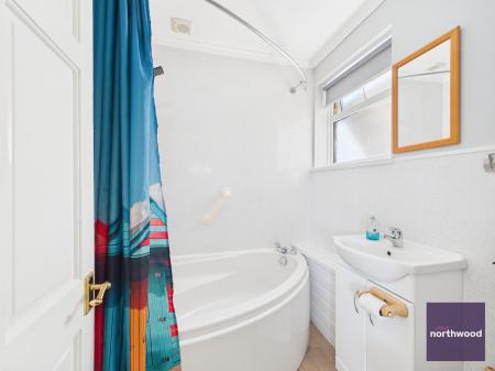 2 bedroom Semi-detached house for sale in Harris Boulevard, Mablethorpe, LN12