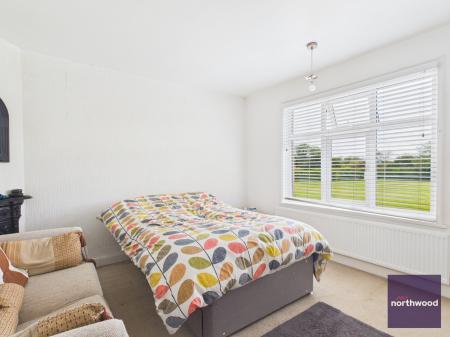 4 bedroom Detached house for sale in Main Road, Alford, LN13