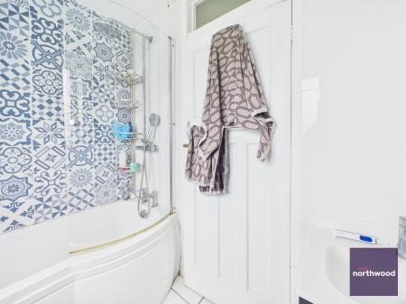 4 bedroom Detached house for sale in Main Road, Alford, LN13