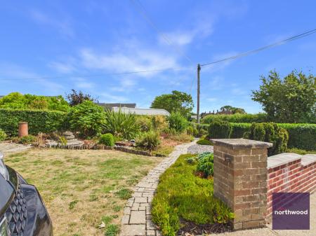 3 bedroom Detached bungalow for sale in Pinfold Lane, Alford, LN13