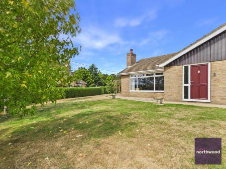 3 bedroom Detached bungalow for sale in Pinfold Lane, Alford, LN13