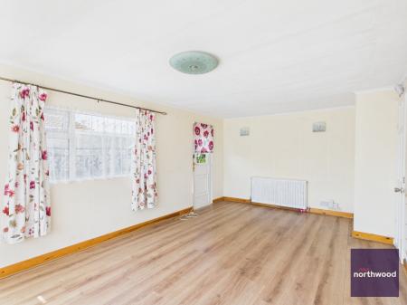2 bedroom Park home for sale in Seahaven Springs, Mablethorpe, LN12