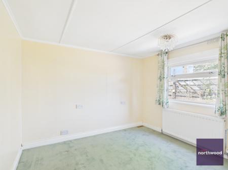 2 bedroom Park home for sale in Seahaven Springs, Mablethorpe, LN12