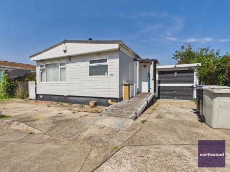 2 bedroom Park home for sale in Seahaven Springs, Mablethorpe, LN12
