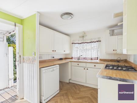 2 bedroom Park home for sale in Seahaven Springs, Mablethorpe, LN12