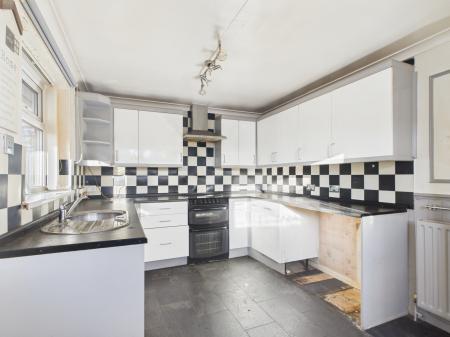 2 bedroom Detached bungalow for sale in Camelot Gardens, Sutton on Sea, LN12