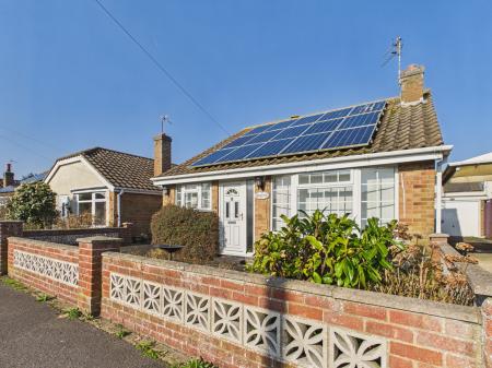 2 bedroom Detached bungalow for sale in Camelot Gardens, Sutton on Sea, LN12
