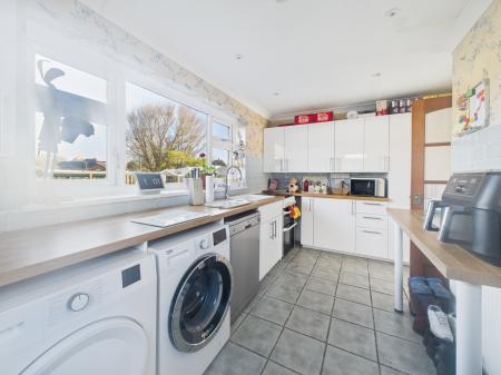 3 bedroom Detached bungalow for sale in Kipling Drive, Sandilands, LN12