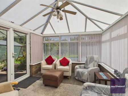 3 bedroom Bungalow for sale in Stapes Garth, Louth, LN11