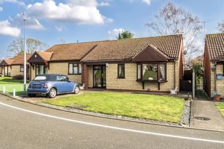 2 bedroom Bungalow for sale in Meadowlake Close, Lincoln, LN6