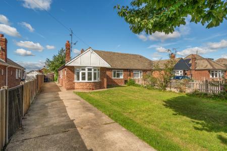 3 bedroom Semi-detached bungalow for sale in Mill Lane, Saxilby, LN1