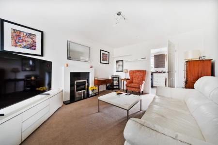 3 bedroom Semi-detached house for sale in Pitsford Close, Lincoln, LN5