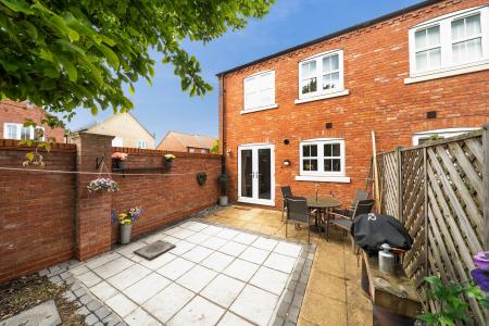 3 bedroom Semi-detached house for sale in Pitsford Close, Lincoln, LN5